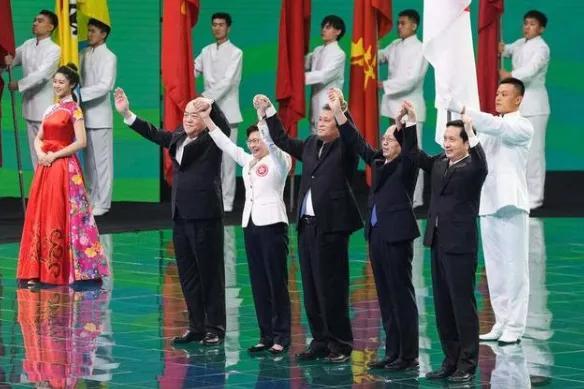 2025香港全年免费资料，精准预测结果，精选资料解释大全
