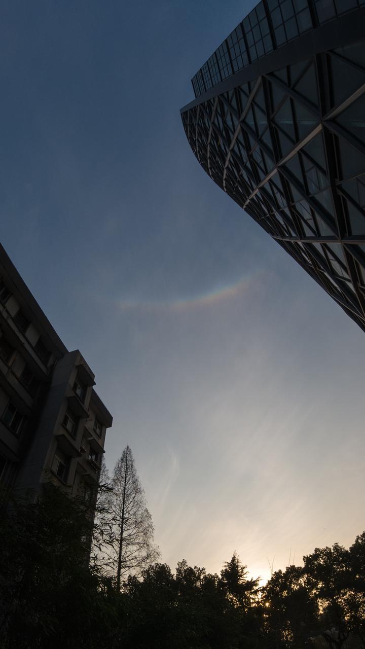 天空彩正版免费资料，精准预测结果，精选资料解释大全
